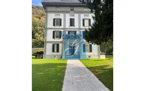 Signorile appartamento con box 